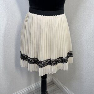 Joe Benbasset Cream Pleated Skirt With Black Lace‎ Trim Medium 100% Polyester